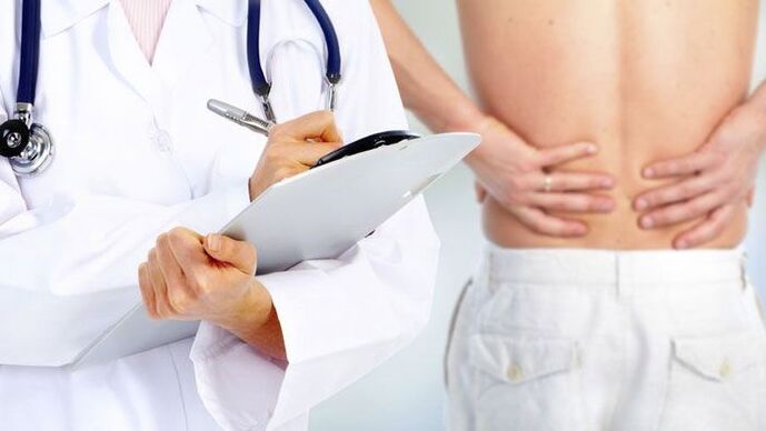 Si te duele la espalda, debes consultar a un médico para que te aconseje. 